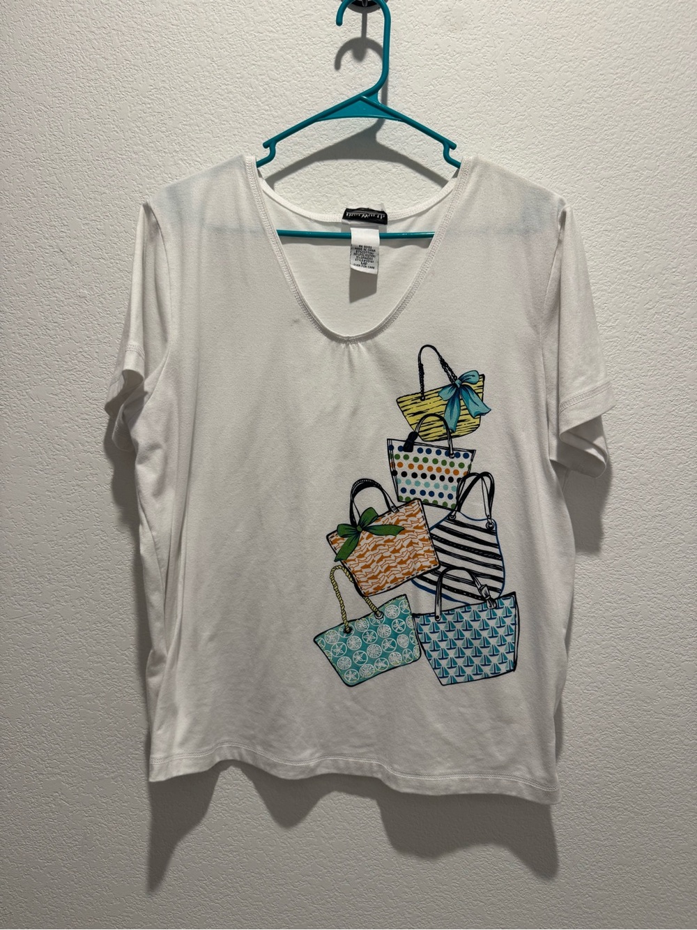 Vintage Y2K Victoria Jones ‘Bon Worth’ tshirt size MP